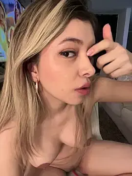 Stripchat Live Sex Cam of carolina__star
