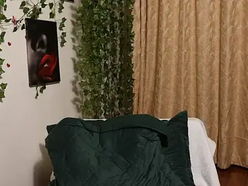 Stripchat Best live sex cam show of NaughtYHomemadE