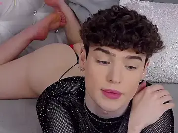 Stripchat Free Live Porn of RobbyCharming