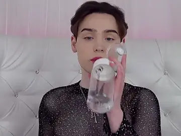 Stripchat Adult Webcam of RobbyCharming