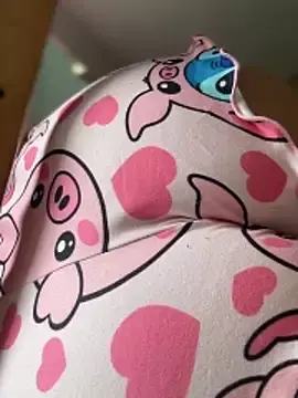 Stripchat Live Sex Cam of Pretty_Isadora