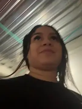 Stripchat Sex Cam of Pretty_Isadora