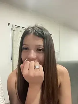 Stripchat Free Live Porn of kiarafonseca_