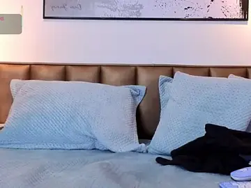 Stripchat Live Sex Cam of Ethan__Walker