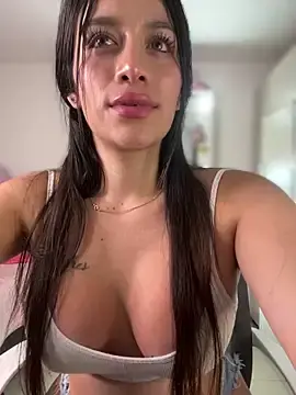Stripchat Adult Video Chat of Emmily_19