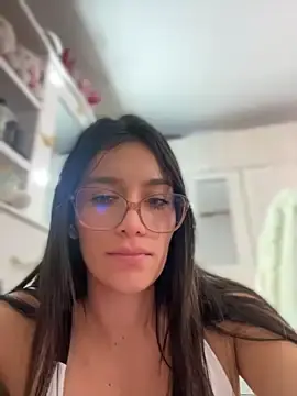 Stripchat Adult Video Chat of Emmily_19