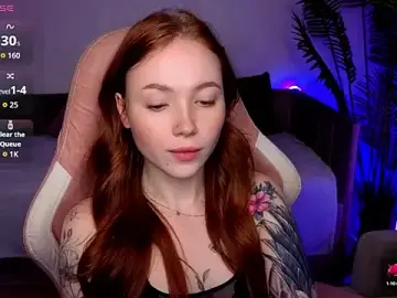 Stripchat Free Porn Cam of Maya_Light