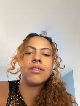 Stripchat Sex Cam of Chloe_Leaozinho