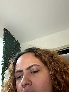 Stripchat Live Sex Cam of Chloe_Leaozinho