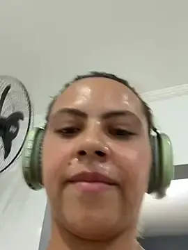 Stripchat Nude Webcam of Chloe_Leaozinho