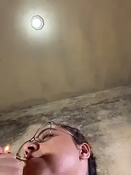 Stripchat Live Sex Cam of Chloe_Leaozinho