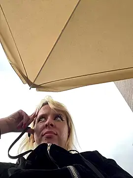 Stripchat Live Porn of MiraReach