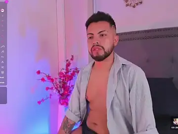 Stripchat Watch Live Sex Cams of LuccaMallard