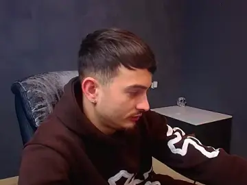 Stripchat Sex Cam of BrandonTate