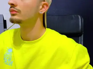 Stripchat Live Sex Cam of BrandonTate