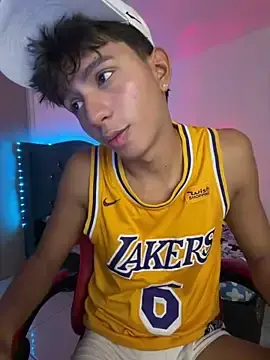 Stripchat Best live sex cam show of Leonarrrd_01