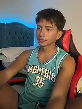 Stripchat Adult Video Chat of Leonarrrd_01