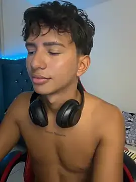 Stripchat Adult Video Chat of Leonarrrd_01