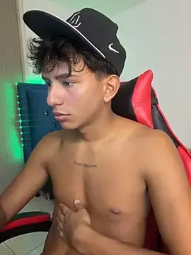 Stripchat Adult Video Chat of Leonarrrd_01