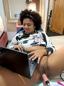 Stripchat Live Sex Cam of emily_carzon1