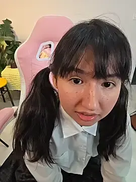 Stripchat Live Sex Cam of Pinkie_Princes