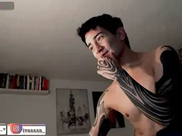 Stripchat Live Sex of ivaaaan_