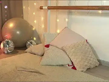 Stripchat Free Live Porn of happynewdear