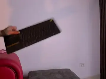 Stripchat Sex Cam of king_lovely_hornyy