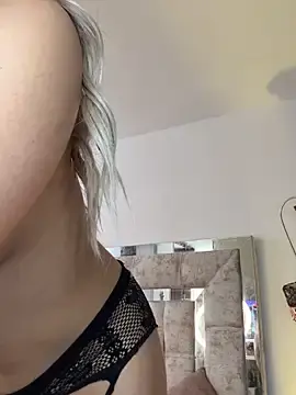 Stripchat Free Live Porn of Dahnia_cruz