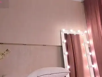 Stripchat Sex Cam of Erika_Carpenter