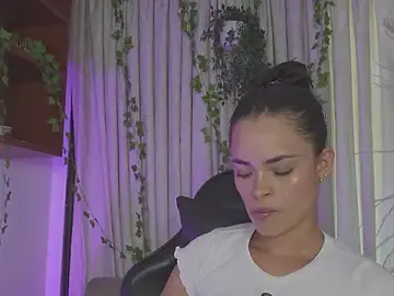 Stripchat Free Porn Cam of HannaRhodes