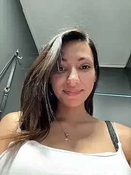 Stripchat Nude Webcam of _MiaQueen_