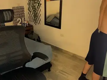 Stripchat Live Sex Cam of David_Brown18