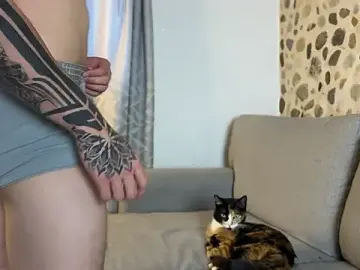 Stripchat Free Porn Cam of David_Brown18