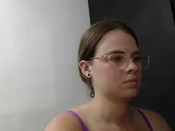 Stripchat Nude Webcam of HellenMiyer1111