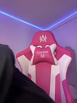 Stripchat Free Live Porn of Alice777_