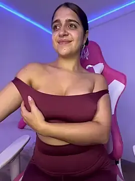 Stripchat Free Live Porn of Alice777_