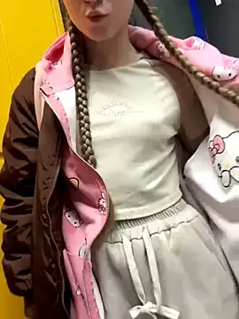 Stripchat Free Porn Cam of bambi_lu