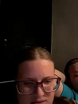 Stripchat Nude Webcam of CurvyPaar2