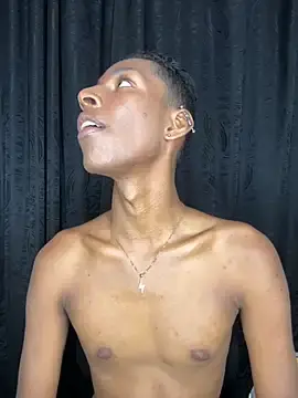 Stripchat Adult Webcam of maiki18_