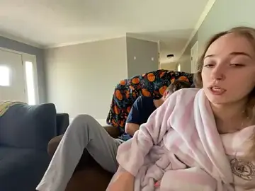 Stripchat Adult Webcam of Maxinebabyyy