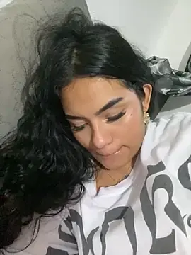 Stripchat Sex Cam of Riana_Kean