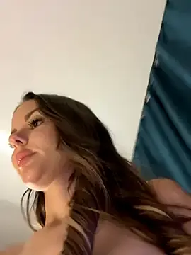 Stripchat Free Porn Cam of Alina_Vibe_Me