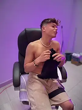 Stripchat Sex Cam of PRINCE_STEV