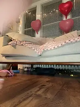 Stripchat Live Sex Cam of LoveShae_