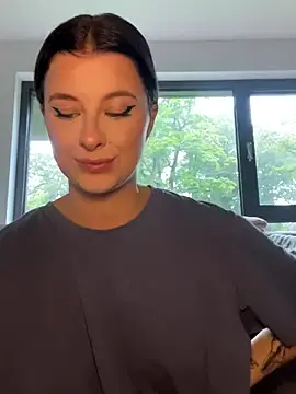 Stripchat Watch Live Sex Cams of Mia-Minou