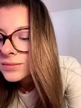Stripchat Live Sex Cam of Mia-Minou