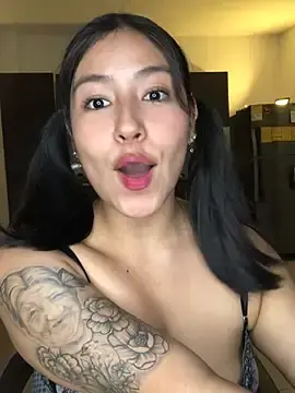 Stripchat Free Porn Cam of EmmaRossem