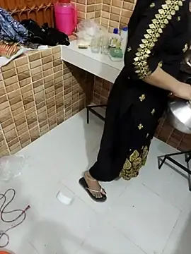 Stripchat Live Sex Cam of Younger_Couples