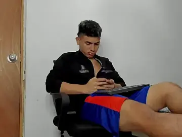 Stripchat Private Sex Chat of andrew_rose_